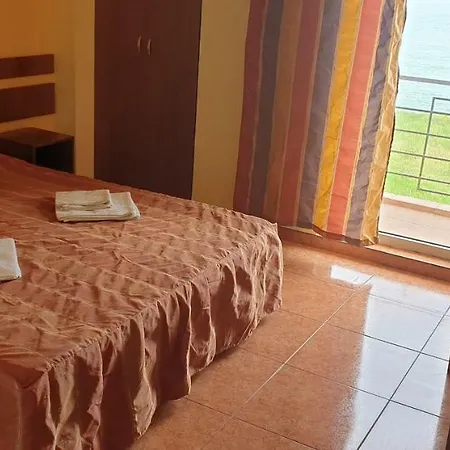 Δωμάτια σε οικογενειακή κατοικία Vila Arra